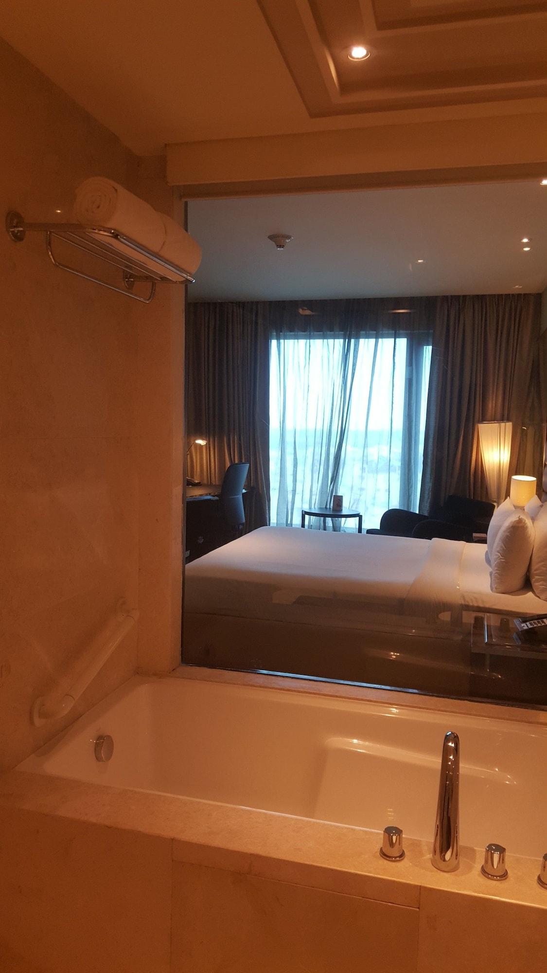 Vivanta Hyderabad, Begumpet מראה חיצוני תמונה A room at the hotel