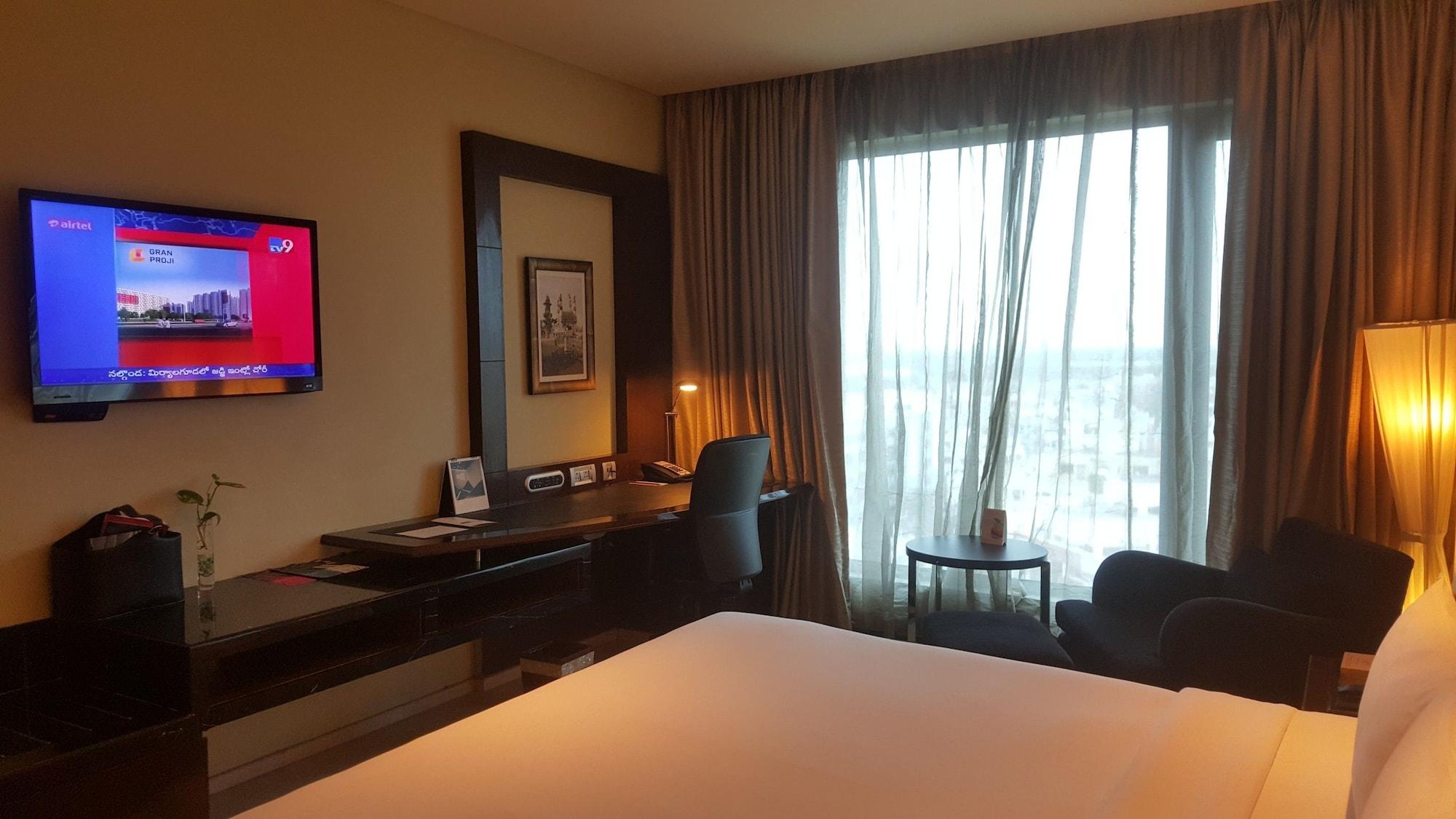 Vivanta Hyderabad, Begumpet מראה חיצוני תמונה A room at the hotel
