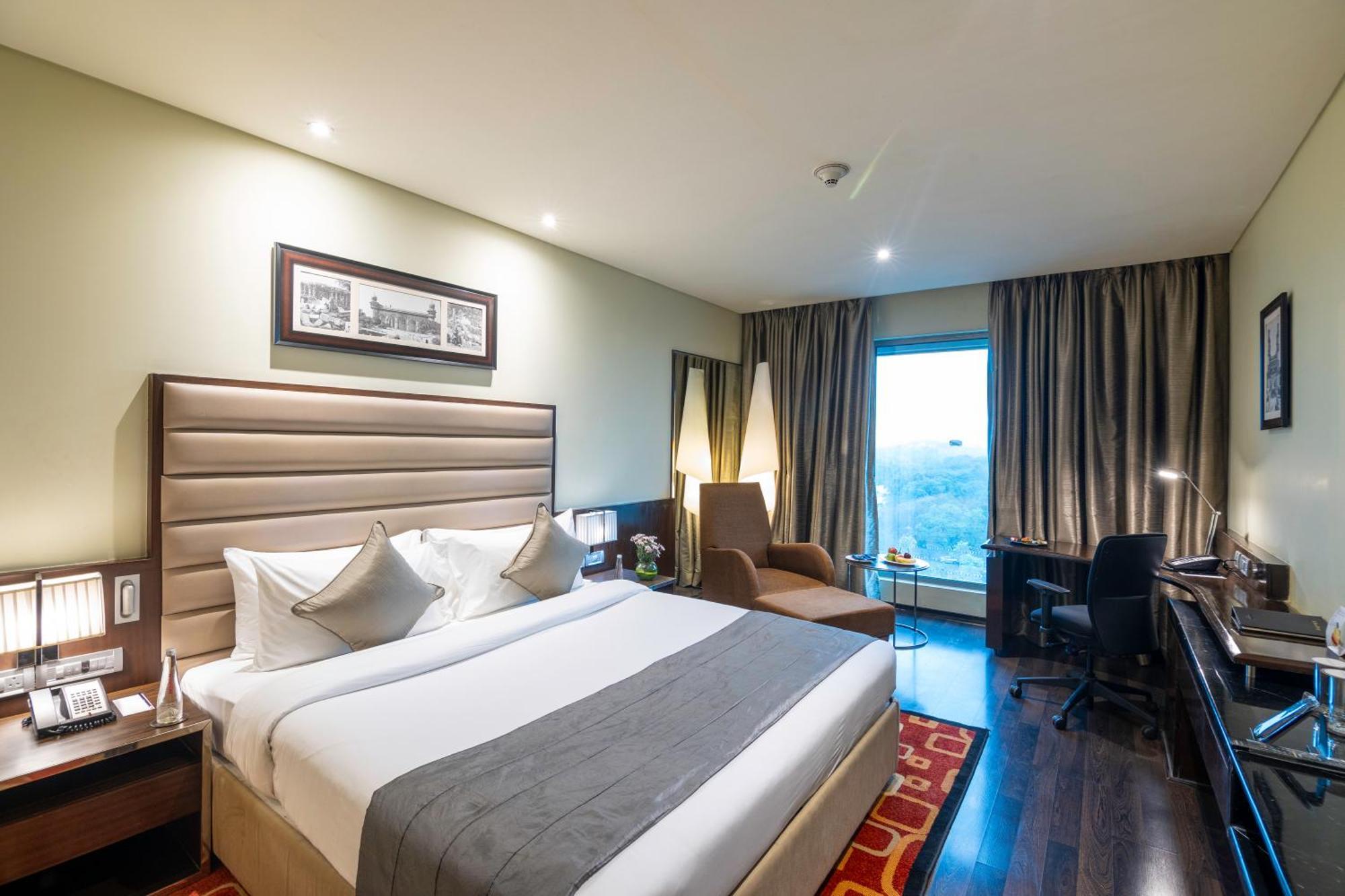 Vivanta Hyderabad, Begumpet מראה חיצוני תמונה A room at the hotel