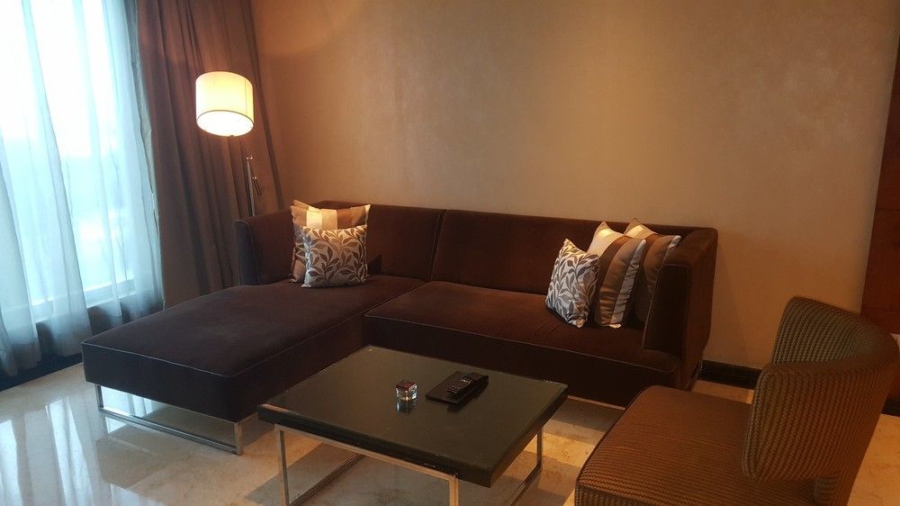 Vivanta Hyderabad, Begumpet מראה חיצוני תמונה A living room in a suite at the Ritz-Carlton, Kuala Lumpur